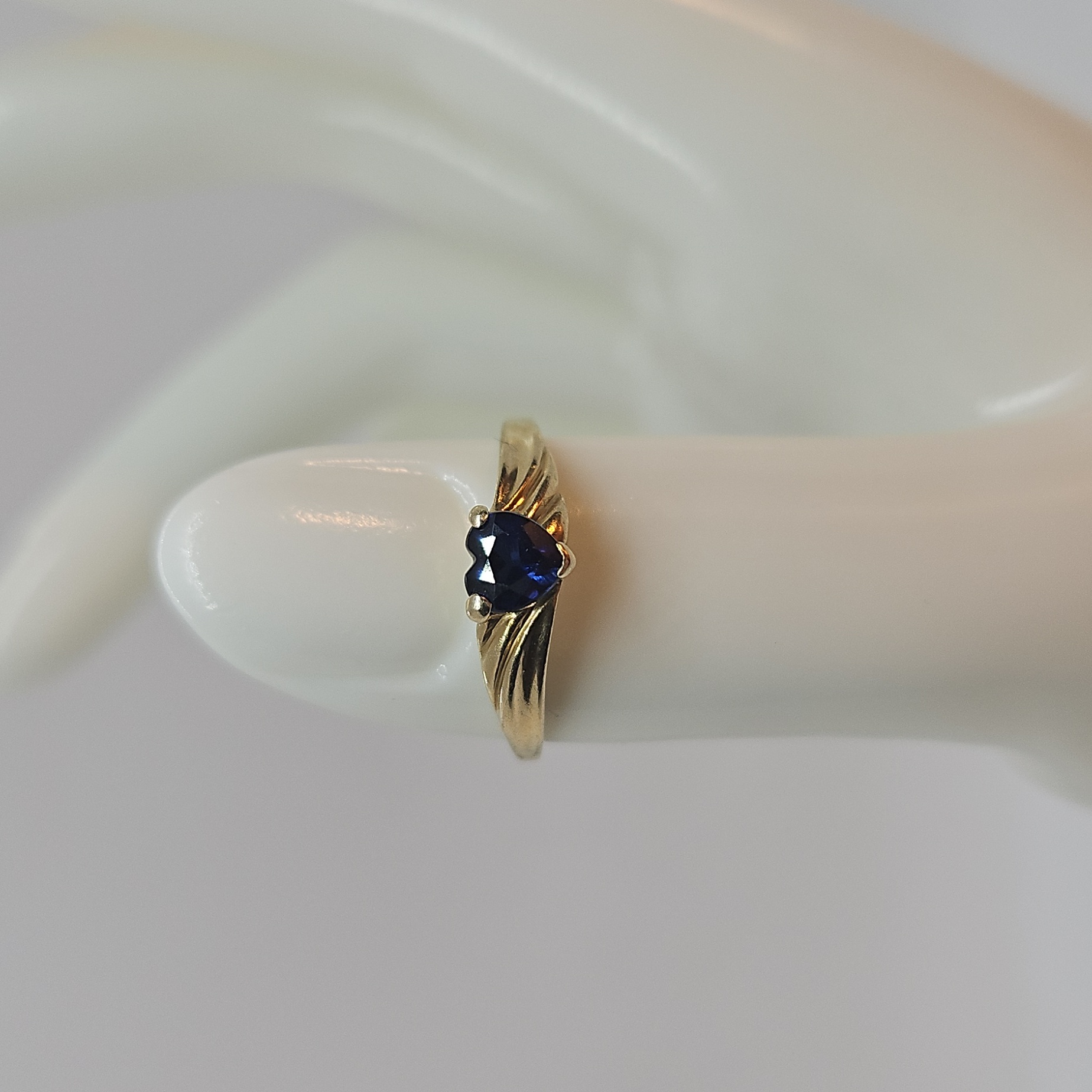 10k Yellow Gold And Sapphire Ring